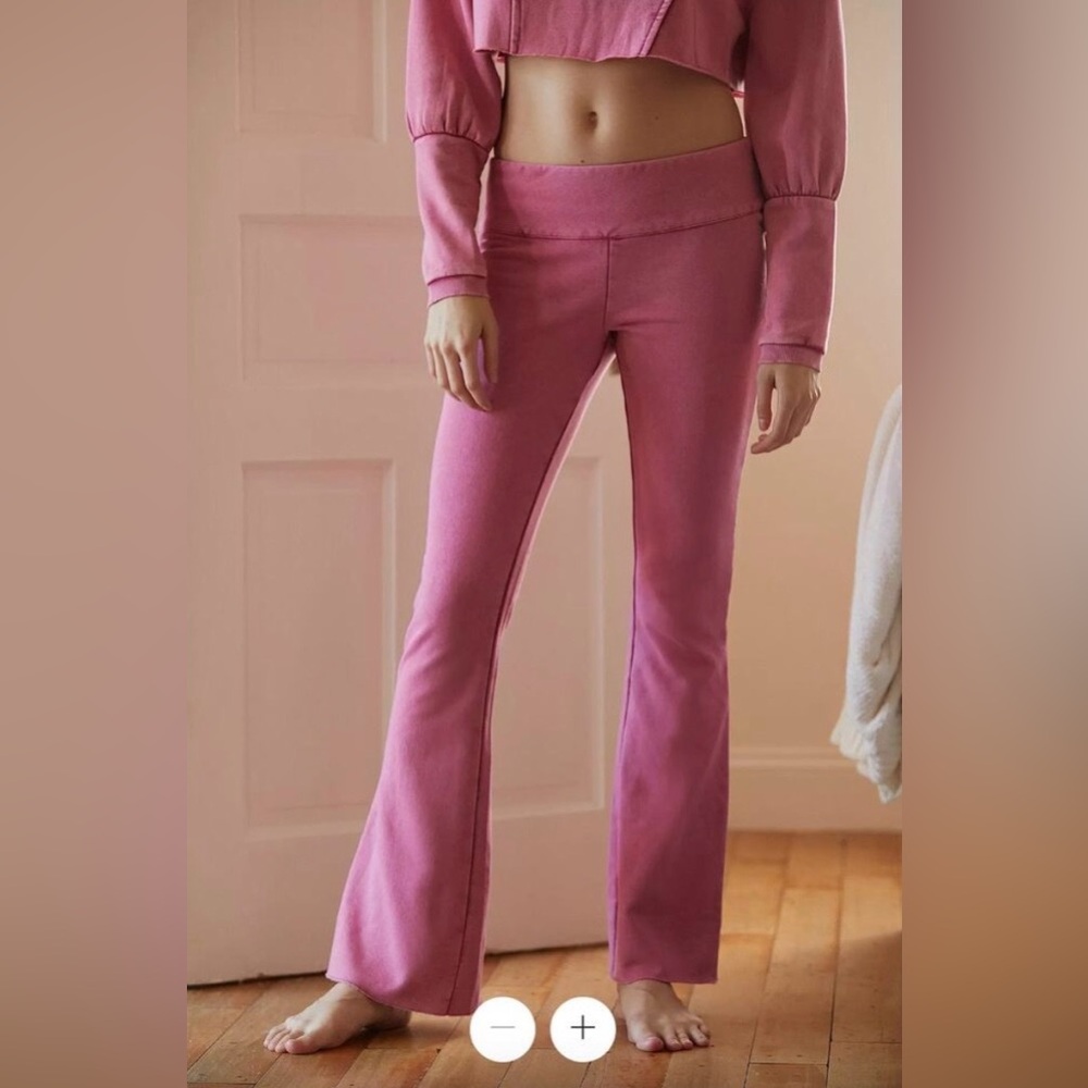 Urban Outfitters Vera Flare fleece joggers Pants M out from under